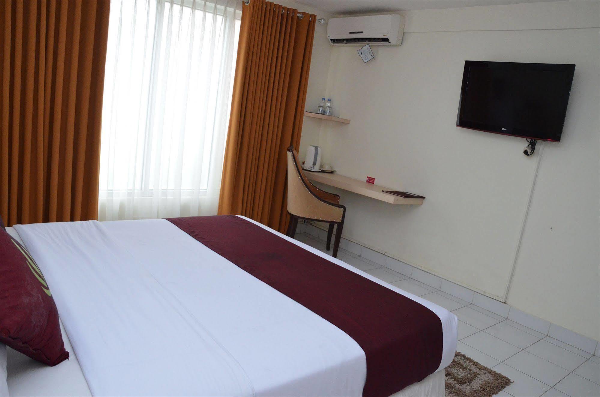 Santosa City Hotel Denpasar Eksteriør billede