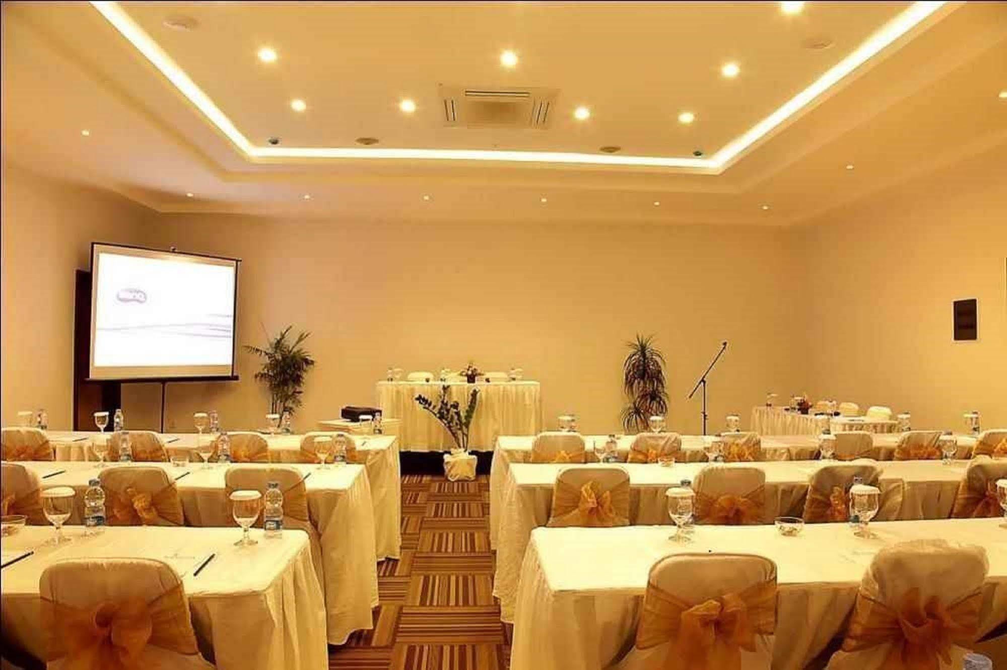 Santosa City Hotel Denpasar Eksteriør billede